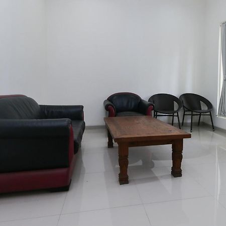 Reddoorz Plus At Panorama Villas Batu Batu  Exterior photo